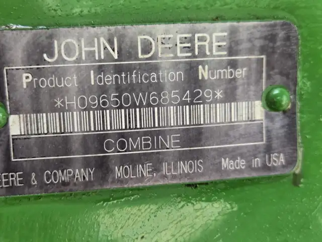 2000 John Deere Combine 9650 in Farming Equipment in Kamloops - Image 43