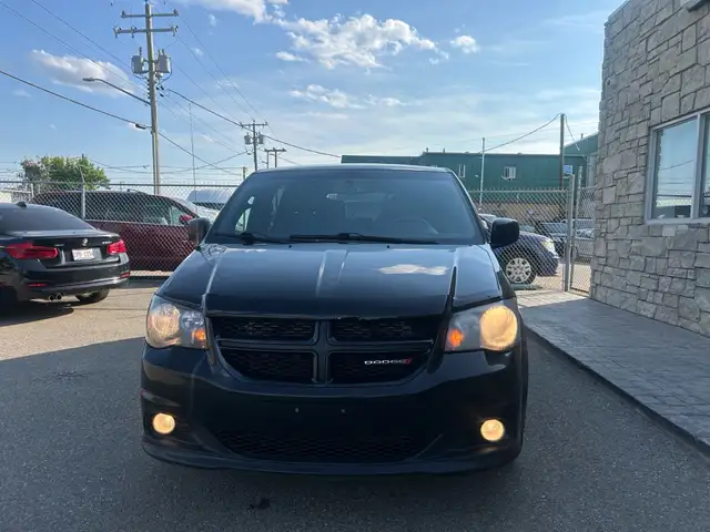 2017 Dodge Grand Caravan 4dr Wgn GT in Cars & Trucks in Calgary - Image 3