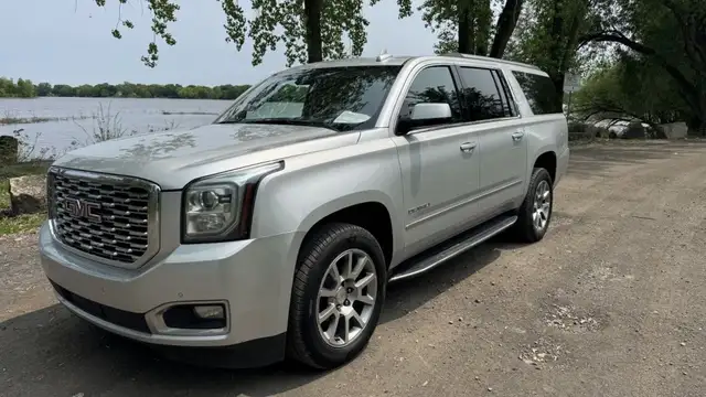 2019 GMC Yukon XL Denali in Cars & Trucks in Laval / North Shore - Image 2