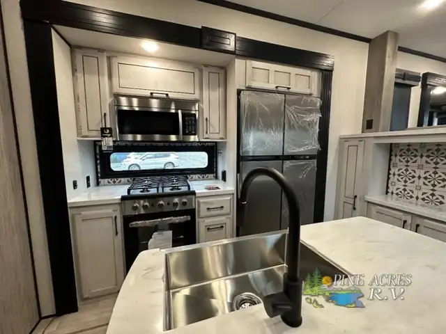 2024 KZ Durango Gold G387FLF (FRONT LIVING) in Travel Trailers & Campers in Truro - Image 11