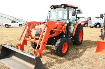 KIOTI NX4510 TRACTOR (AS-NEW). 4WD, CAB/AIR, KIOTI KL6010 LOADER, BUCKET, SKID STEER QUICK ATTACH, O...