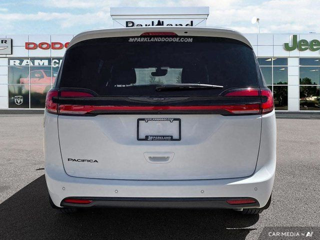 2025 Chrysler Pacifica Select Stow N Go Nav Capable 360 Camera in Cars & Trucks in St. Albert - Image 4