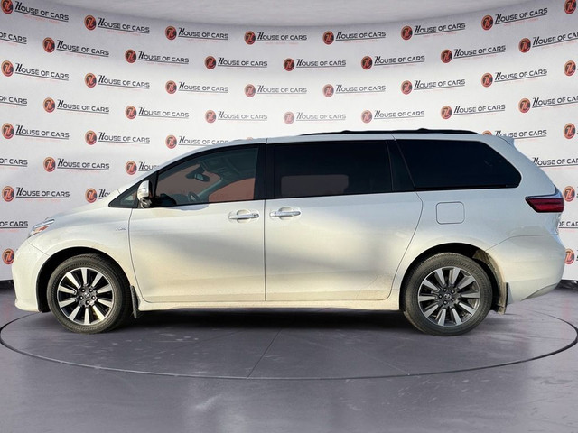  2018 Toyota Sienna Limited 7-Passenger AWD in Cars & Trucks in Calgary - Image 2