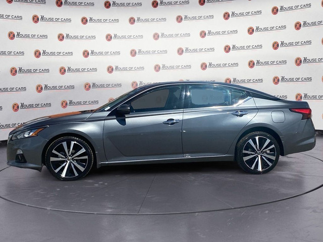 2022 Nissan Altima 2.5 Platinum in Cars & Trucks in Calgary - Image 2
