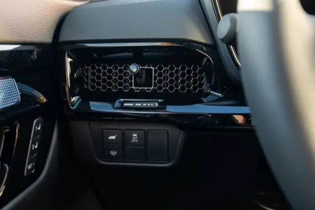 2026 Honda CR-V Hybrid Touring in Cars & Trucks in Edmonton - Image 16