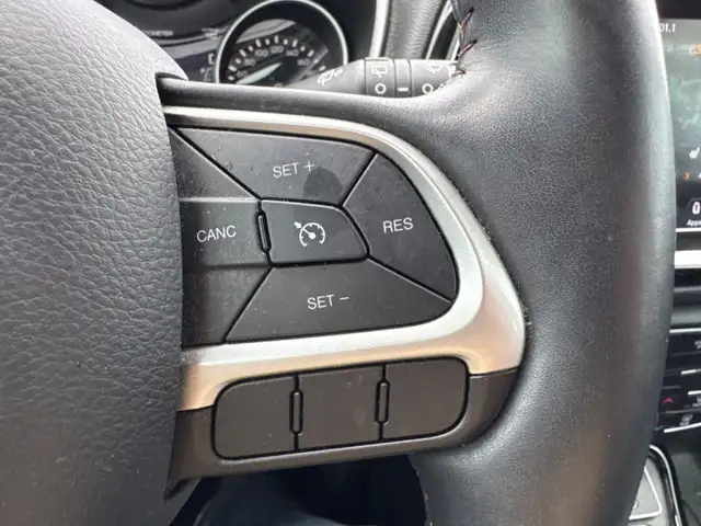 2018 Jeep Compass Limited  - Leather Seats -  Remote Start in Cars & Trucks in Ottawa - Image 18