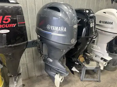6FPL-1042059 Moteur hors-bord Yamaha 90hp 2023 d'occasion en super condition. Était utilisé pour gui...