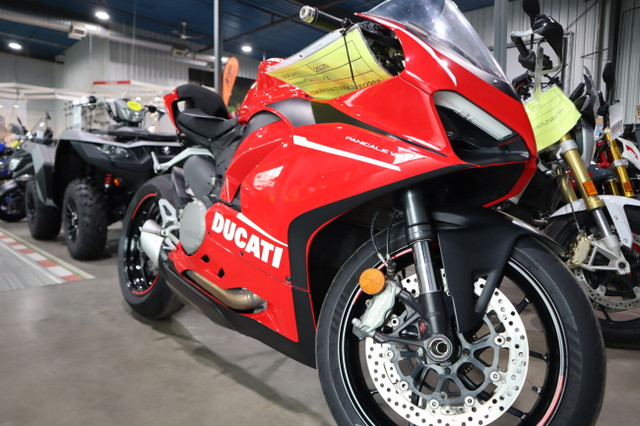 2020 Ducati PANIGALE V2 Ducati Red in Sport Bikes in Edmonton