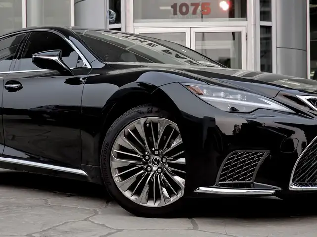 2023 Lexus LS 500 |Luxury Pkg | Lexus Certified | No Luxury Tax in Cars & Trucks in City of Toronto - Image 3