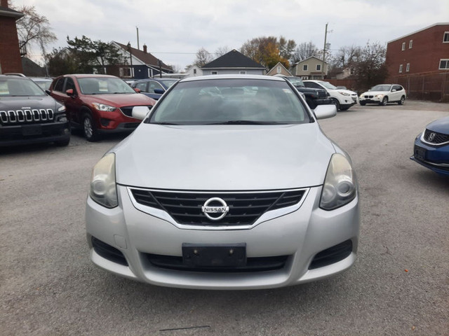 2010 Nissan Altima 2dr Cpe I4 CVT 2.5 S in Cars & Trucks in St. Catharines - Image 3