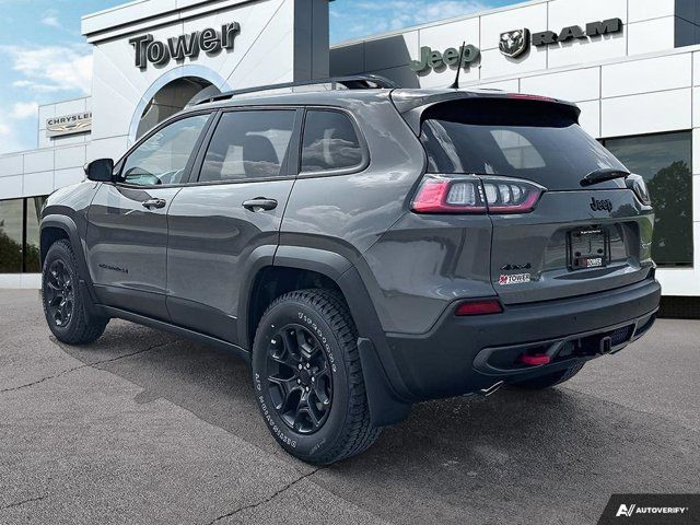  2023 Jeep Cherokee Trailhawk | Panoramic Sunroof in Cars & Trucks in Calgary - Image 3