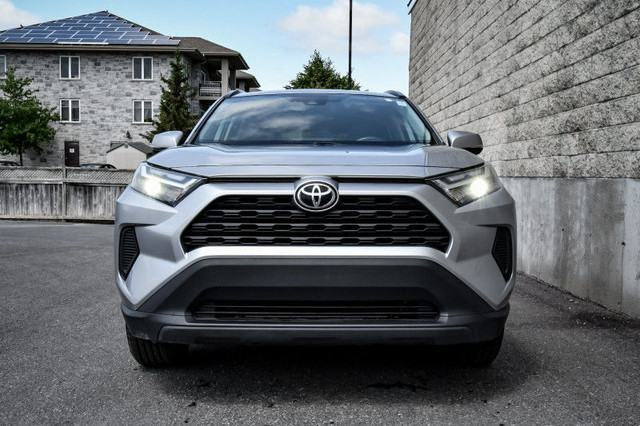 2022 Toyota RAV4 XLE • SUNROOF • POWER LIFTGATE • HEATED SEATS in Cars & Trucks in Cornwall - Image 4
