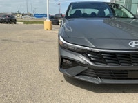 2025 Hyundai Elantra Luxury 2.0L FWD Luxury Hyundai Elantra Luxury 2.0L FWD Luxury 2025 Engine: 4 Cy... (image 7)