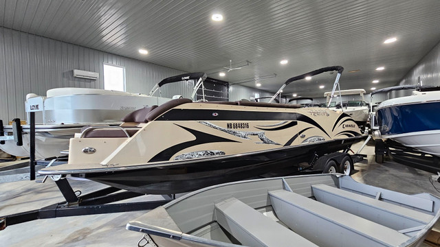 2014 Caravelle 230 Razor in Powerboats & Motorboats in Bathurst