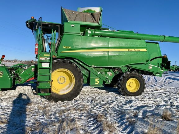 2021 John Deere T670 in Farming Equipment in Medicine Hat - Image 2