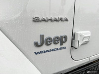 This Jeep Wrangler 4xe boasts a Intercooled Turbo Gas/Electric I-4 2.0 L/122 engine powering this Au... (image 9)
