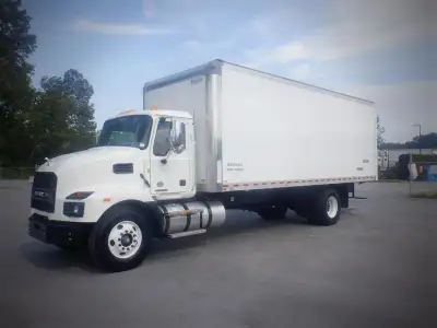 2021 Mack MD Cube Truck Diesel, Cummins Diesel Engine, 6 cylinder,24 FOOT Thermo King Western insula...