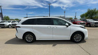 This Toyota Sienna is equipped with: Cloth Seats, Heated Front Seats, Apple CarPlay, Android Auto, A... (image 3)