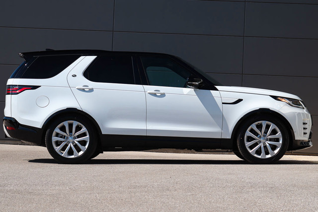 2024 Land Rover Discovery P360 Dynamic SE | 7 Seater in Cars & Trucks in London - Image 4