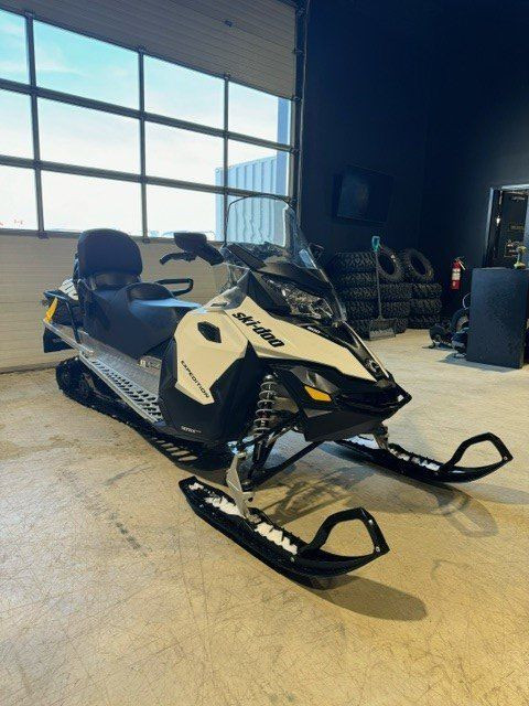 2019 Ski-Doo Expedition Sport 600 ACE in Snowmobiles in Sault Ste. Marie