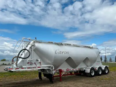 2014 MAC 1,500 Cubic ft Dry Bulk / Pneumatic Aluminum Tank Tri axle Trailer / Automatic air operated...