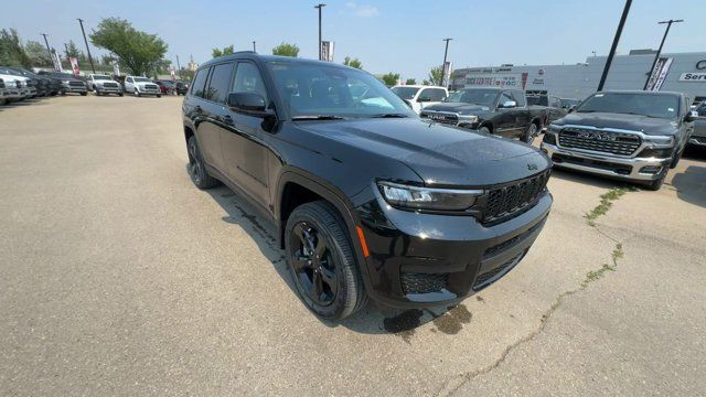 2025 Jeep Grand Cherokee L Altitude | Sunroof | Remote Start in Cars & Trucks in Edmonton - Image 2