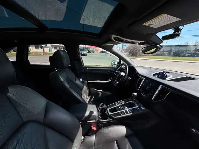 2018 Porsche Macan AWD dans Autos et camions dans Ottawa - Image 33