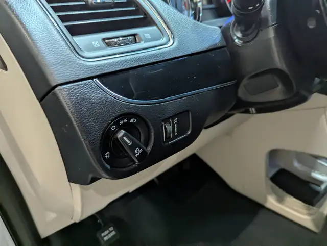 2018 Dodge Grand Caravan CVP/SXT No Accidents | Leather | Rea... in Cars & Trucks in Calgary - Image 22