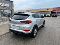 2016 Hyundai Tucson Luxury AWD - In Molten Silver - Panoramic roof - Touch screen - Navigation - Key... (image 2)
