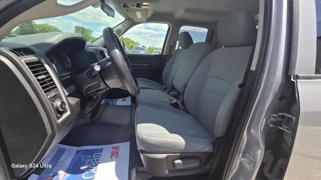 2019 RAM 1500 Classic ST dans Autos et camions dans London - Image 22
