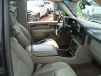 NORTH POINT MOTORS...CALL TEXT 780-224-7791 CHECK OUT THIS 05 CADILLAC ESCALADE AWD 6.0L V8. TRUCK I... (image 5)