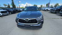 This Toyota Highlander is equipped with: Cloth Seats, Heated Front Seats, Power Adjustable Driver Se... (image 5)