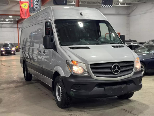2016 MERCEDES-BENZ Sprinter 2500 in Cars & Trucks in City of Montréal - Image 4