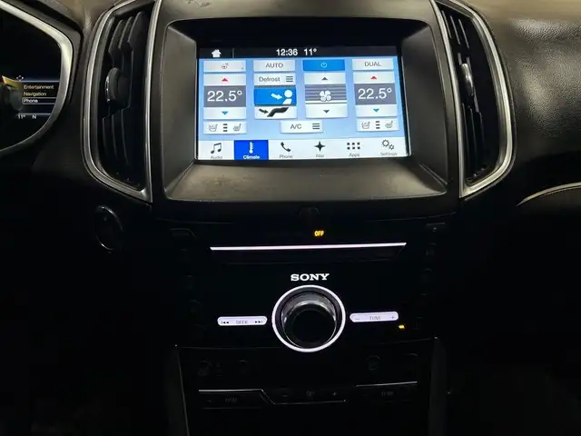 2017 Ford Edge Titanium AWD / Panoramic Sunroof in Cars & Trucks in Calgary - Image 23