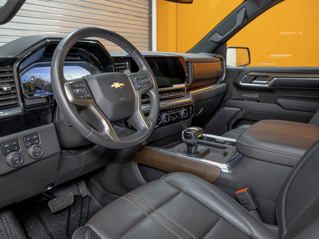 2023 Chevrolet Silverado 1500 HIGH COUNTRY CREW 4X4 *6.2L* TOIT  in Cars & Trucks in Laurentides - Image 2