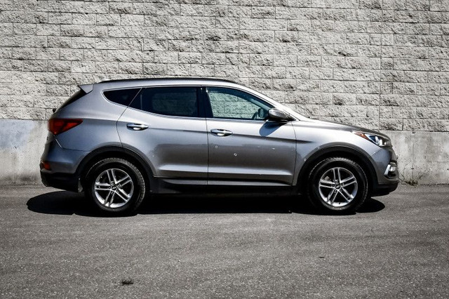 2017 Hyundai Santa Fe Sport 2.4L SE AWD • SUNROOF • HEATED LEATH in Cars & Trucks in Cornwall - Image 2