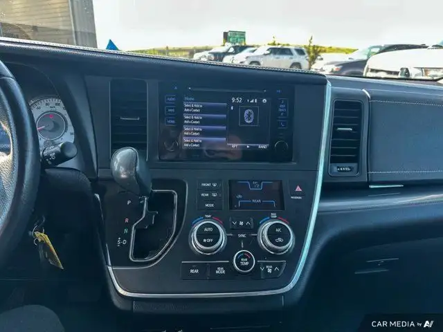 2017 Toyota Sienna SE | Leather | Power Sliding Doors | Back Up in Cars & Trucks in Saskatoon - Image 24