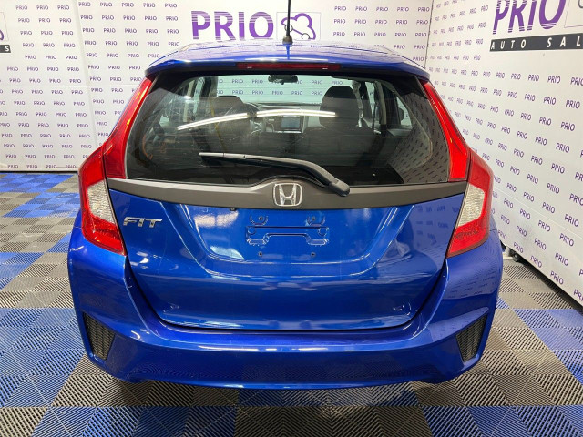 2016 Honda Fit in Cars & Trucks in Ottawa - Image 3