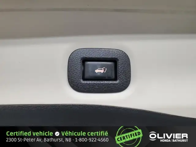 2017 Nissan Rogue SV AWD Navigation Toit Ouvrant Panoramique in Cars & Trucks in Bathurst - Image 8