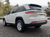 This Jeep Grand Cherokee boasts a Regular Unleaded V-6 3.6 L/220 engine powering this Automatic tran... (image 3)