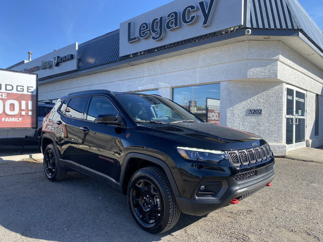 2023 Jeep Compass TRAILHAWK ELITE in Cars & Trucks in Lethbridge - Image 2