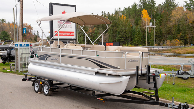 2014 Sweetwater 2286 Tritoon in Powerboats & Motorboats in Sault Ste. Marie - Image 2