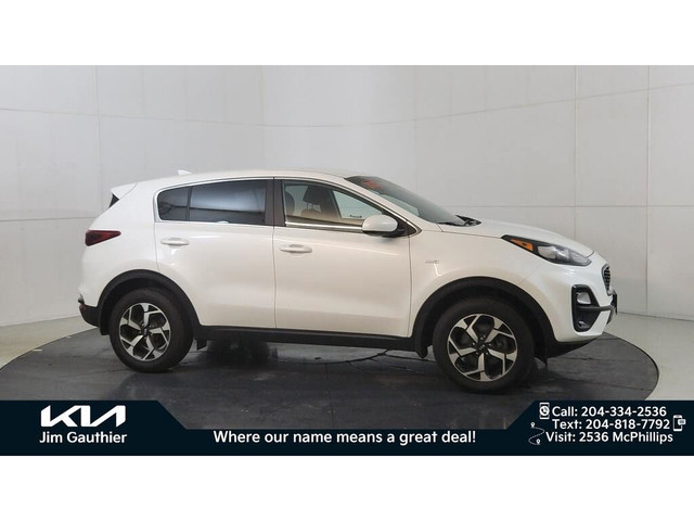  2022 Kia Sportage LX AWD, Accident Free, Infotainment System in Cars & Trucks in Winnipeg - Image 2