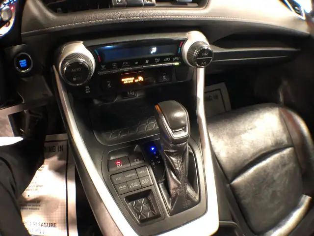 2019 Toyota RAV4 XLE AWD LEATHER SUNROOF L/ASSIST B/SPOT CARPLAY in Cars & Trucks in City of Toronto - Image 22