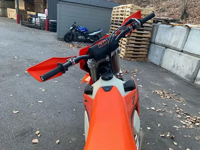 2025 KTM XC 250 W in Dirt Bikes & Motocross in Calgary - Image 12