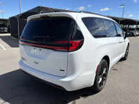 2024 CHRYSLER PACIFICA TOURING- L S APPERANCE PACKAGE | AWD | ACCIDENT FREE CARFAX | ONE OWNER | REM... (image 7)