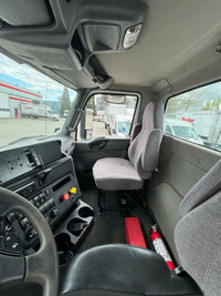 Ryder Stock ID: 239942 Transmission Type/Speed: Auto 13 Engine: DIESEL X15 GHG'17 450/1800 Horse Pow... (image 8)