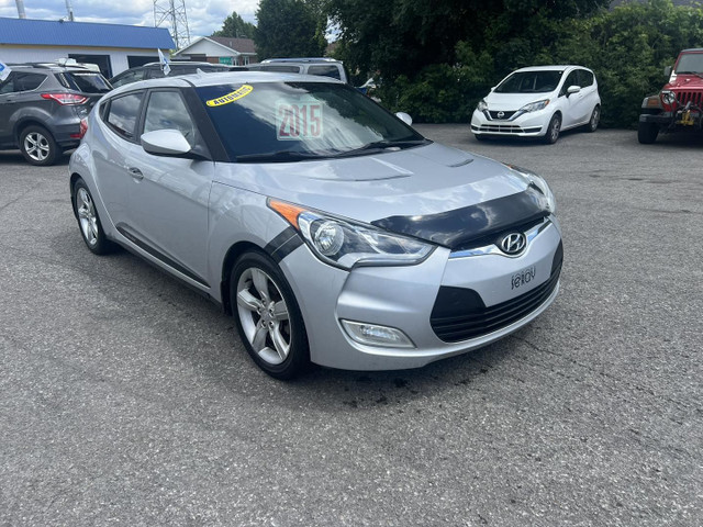 2015 Hyundai Veloster . in Cars & Trucks in West Island - Image 2