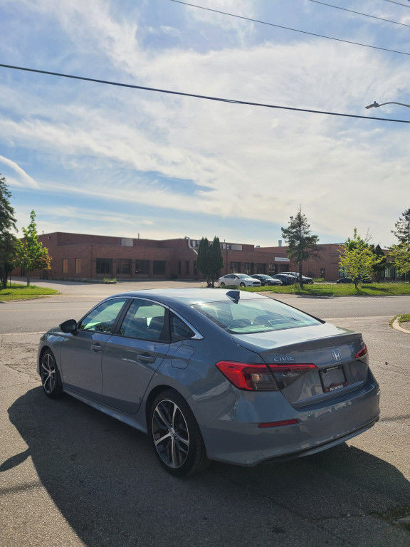 2023 Honda Civic Touring, Sunroof, Leather Seats, Alloys. in Cars & Trucks in Mississauga / Peel Region - Image 3