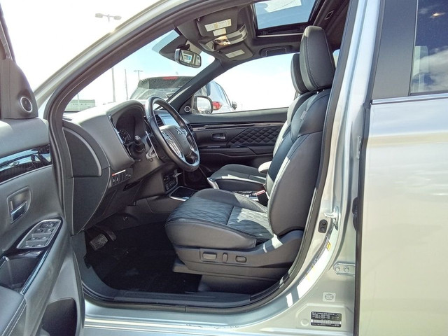  2022 Mitsubishi Outlander PHEV GT AWD Local Trade | Warranty to in Cars & Trucks in Winnipeg - Image 3